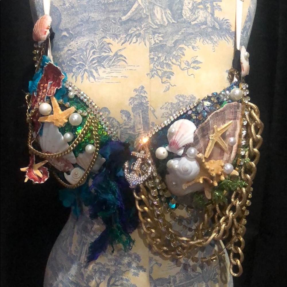 Under the sea bra